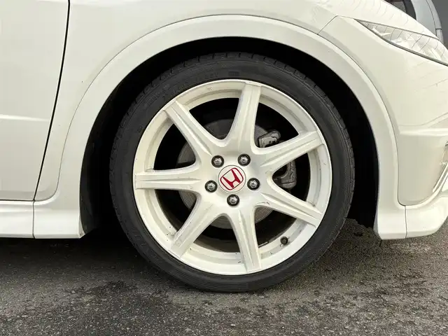 ホンダ シビック タイプR ユーロ 岩手県 2011(平23)年 3.4万km チャンピオンシップホワイト 禁煙車/ワンオーナー/6MT/純正オーディオ/→CD/FM/AM/AUX/ステアリングスイッチ/ビークルスタビリティアシスト/・ABS/・トラクションコントロール/・横滑り抑制機能/コーナーセンサー/〇プッシュスタート/〇電動格納ミラー/〇ウィンカーミラー/〇フロアマット/〇キーレス/〇取扱説明書/〇保証書/スペアキー/ETC