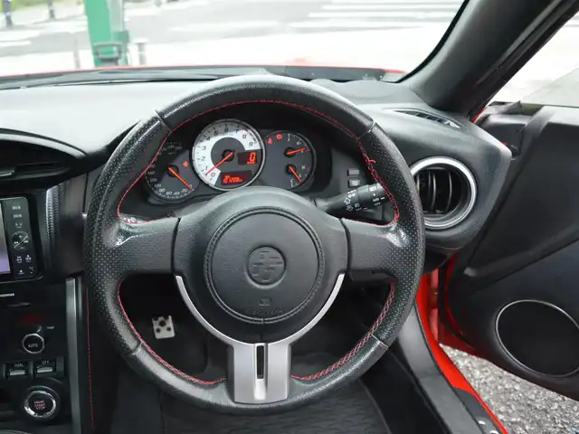 トヨタ ８６ GT 栃木県 2012(平24)年 10.2万km ライトニングレッド 純正SDナビ/[BT/フルセグ/AM/FM/CD/DVD]/バックカメラ/ETC/HIDヘッドライト/フォグランプ/オートライト/プッシュスタート/革巻きステア/純正マット
