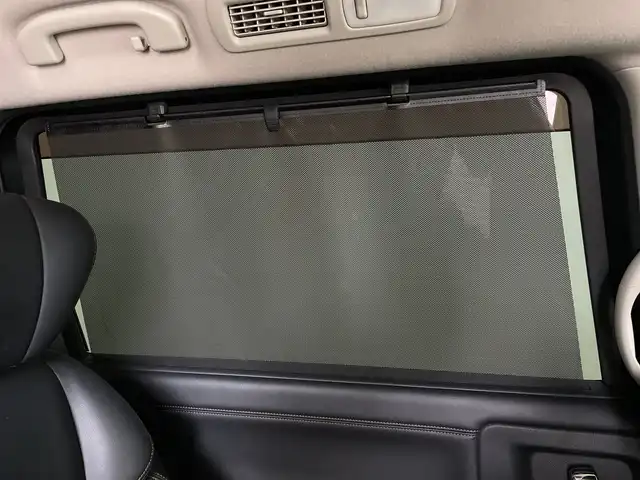 日産 エルグランド 250HWS アーバンクロム 鹿児島県 2012(平24)年 9.9万km ファントムブラック 社外SDナビ/(BT/CD/DVD/AM/FM/フルセグTV)/社外フリップダウンモニターTMX-R220MG/デジタルインナーミラー/両側パワースライドドア/オットマンシート/バックカメラ/ETC/キセノンヘッドライト/ウォークスルー/3列シート/前方ドライブレコーダー/ハーフレザーシート/純正18インチアルミホイール/スペアキー/保証書/取扱説明書