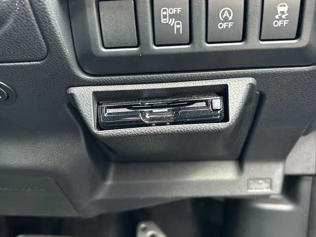 スバル フォレスター プレミアム 長野県 2018(平30)年 6万km クリスタルブラックシリカ ・純正メーカーオプションナビ/(Bluetooth/DVD/CD/フルセグTV)/・クルーズコントロール/・ドライブレコーダー/・純正ビルトインETC/・純正フロアマット/・パワーシート(D+N席)/・シートヒーター(D+N席)/・ステアリングヒーター/・社外18インチアルミホイール/・ワンオーナー/・保証書/・取扱説明書/・スペアキー