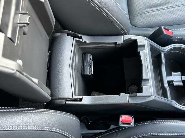 スバル フォレスター プレミアム 長野県 2018(平30)年 6万km クリスタルブラックシリカ ・純正メーカーオプションナビ/(Bluetooth/DVD/CD/フルセグTV)/・クルーズコントロール/・ドライブレコーダー/・純正ビルトインETC/・純正フロアマット/・パワーシート(D+N席)/・シートヒーター(D+N席)/・ステアリングヒーター/・社外18インチアルミホイール/・ワンオーナー/・保証書/・取扱説明書/・スペアキー