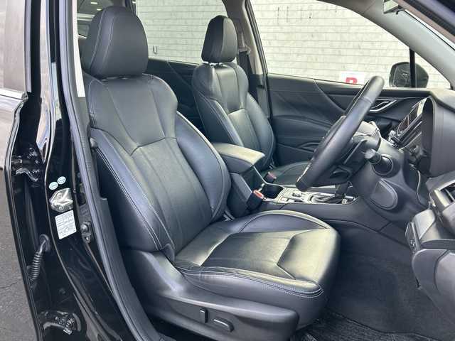 スバル フォレスター プレミアム 長野県 2018(平30)年 6万km クリスタルブラックシリカ ・純正メーカーオプションナビ/(Bluetooth/DVD/CD/フルセグTV)/・クルーズコントロール/・ドライブレコーダー/・純正ビルトインETC/・純正フロアマット/・パワーシート(D+N席)/・シートヒーター(D+N席)/・ステアリングヒーター/・社外18インチアルミホイール/・ワンオーナー/・保証書/・取扱説明書/・スペアキー