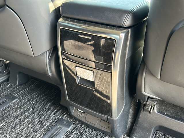 トヨタ ヴェルファイア Z Gエディション 愛知県 2017(平29)年 6.5万km ブラック /ワンオーナー//純正ナビ/フルセグTV/　(NSZT-Y64T)//Bluetooth//バックカメラ//ビルトインETC//純正フリップダウンモニター/　(V11T-R62G)//クルーズコントロール//クリアランスソナー//1・2列目パワーシート//ステアリングヒーター//両側パワースライドドア//パワーバックドア//電子パーキング//ブレーキホールド//100Vコンセント//黒合皮ハーフレザーシート//コンビステアリング//純正18インチアルミ//純正フロアマット//純正ドアバイザー//新車保証書/取扱説明書//スペアキー