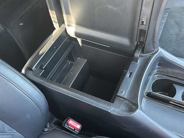 トヨタ ヴェルファイア Z Gエディション 愛知県 2017(平29)年 6.5万km ブラック /ワンオーナー//純正ナビ/フルセグTV/　(NSZT-Y64T)//Bluetooth//バックカメラ//ビルトインETC//純正フリップダウンモニター/　(V11T-R62G)//クルーズコントロール//クリアランスソナー//1・2列目パワーシート//ステアリングヒーター//両側パワースライドドア//パワーバックドア//電子パーキング//ブレーキホールド//100Vコンセント//黒合皮ハーフレザーシート//コンビステアリング//純正18インチアルミ//純正フロアマット//純正ドアバイザー//新車保証書/取扱説明書//スペアキー