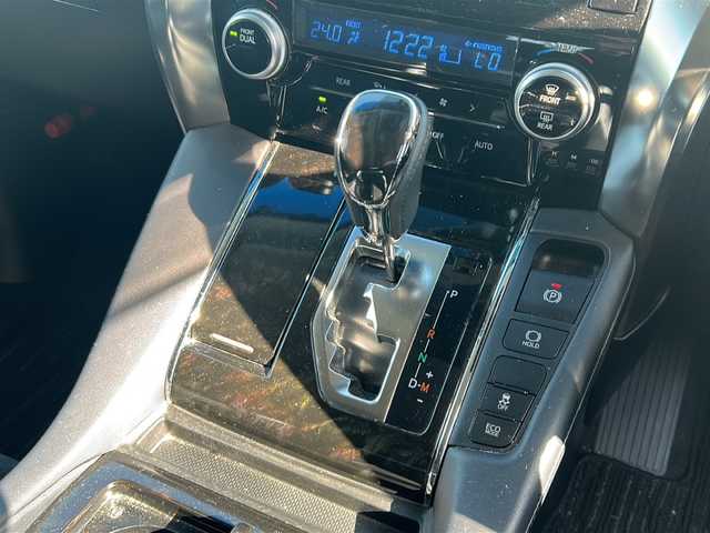 トヨタ ヴェルファイア Z Gエディション 愛知県 2017(平29)年 6.5万km ブラック /ワンオーナー//純正ナビ/フルセグTV/　(NSZT-Y64T)//Bluetooth//バックカメラ//ビルトインETC//純正フリップダウンモニター/　(V11T-R62G)//クルーズコントロール//クリアランスソナー//1・2列目パワーシート//ステアリングヒーター//両側パワースライドドア//パワーバックドア//電子パーキング//ブレーキホールド//100Vコンセント//黒合皮ハーフレザーシート//コンビステアリング//純正18インチアルミ//純正フロアマット//純正ドアバイザー//新車保証書/取扱説明書//スペアキー