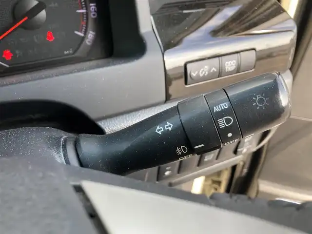 トヨタ アルファード 240S タイプゴールド 長野県 2013(平25)年 5.8万km ゴールドパールクリスタルシャイン ・純正ナビ/・フルセグTV/・10.5型フリップダウンモニター/・両側パワースライドドア/・パワーバックドア/・バックモニター/・ビルトインETC/・クルーズコントロール/・クリアランスソナー/バックソナー/・HIDヘッドランプ/・フロントフォグランプ/・デュアルオートエアコン/・木目調/革巻きコンビステアリング/・ステアリングスイッチ/・合皮/アルカンターラコンビシート/・2列目リラックスキャプテンシート/・純正18インチアルミホイール/・スマートキー/・プッシュエンジンスタート