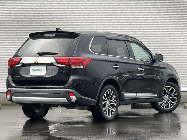 三菱 アウトランダー 24G ナビパッケージ 秋田県 2017(平29)年 5.6万km アメジストブラック 純正ナビ/衝突軽減システム/LEDヘッドライト/４WD/スマートキー/フルセグ/全方位カメラ/純正アルミ/ブラインドスポットモニター/レーンキープアシスト/アイドリングストップ/パーキングアシスト/クルーズコントロール/ステアリングスイッチ/ステアリングヒーター/プッシュスタート/コーナーセンサー/ETC/純正フロアマット/純正ドアバイザー/電動リアゲート/MTモード付AT/パドルシフト/横滑り防止/盗難防止装置/純正エンジンスターター/オートライト/オートエアコン/パワーステアリング/パワーウィンドウ/電動格納ウィンカーミラー/保証書/取扱説明書/記録簿