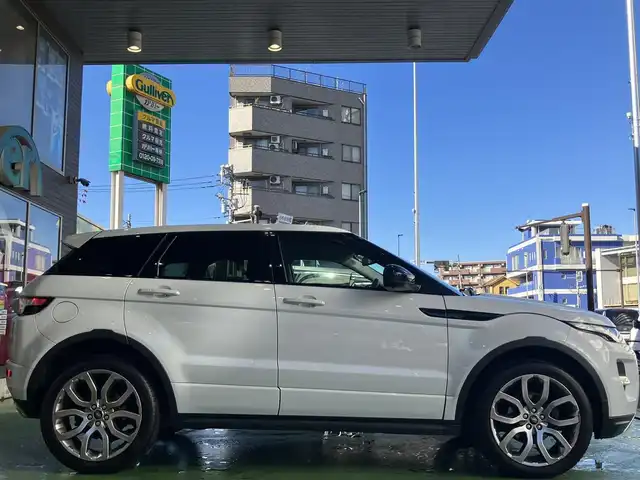 ランドローバー レンジローバーイヴォーク ダイナミック 神奈川県 2015(平27)年 6.5万km ユーロンホワイト 純正ナビ/(FM/AM/CD/DVD/BT/フルセグ)/バック/サイドカメラ/MERIDIANスピーカー/前後コーナーセンサー/クルーズコントロール/パドルシフト/本革シート/前席電動シート/シートメモリー/ガラスルーフ/パワーバックドア/フォグランプ/スペアキー×１