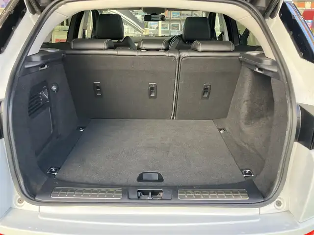 ランドローバー レンジローバーイヴォーク ダイナミック 神奈川県 2015(平27)年 6.5万km ユーロンホワイト 純正ナビ/(FM/AM/CD/DVD/BT/フルセグ)/バック/サイドカメラ/MERIDIANスピーカー/前後コーナーセンサー/クルーズコントロール/パドルシフト/本革シート/前席電動シート/シートメモリー/ガラスルーフ/パワーバックドア/フォグランプ/スペアキー×１