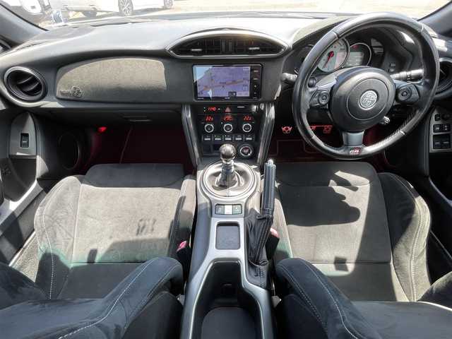 トヨタ ８６ GR 広島県 2018(平30)年 7.9万km クリスタルホワイトパール リアウイング/レッド塗装ブレーキキャリパー/フルエアロ/CHUHATSUダウンサス/柿本改マフラー/カーボン調ラッピングトランク/シーケンシャルウインカー/GR仕様RECAROシート/ECLIPSEナビ（CD/DVD/フルセグTV/Bluetooth）/バックカメラ/ETC/クルーズコントロール/オートライト/純正17インチAW/プッシュスタート/スペアキー