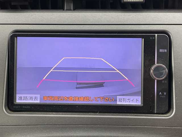 トヨタ プリウス S 愛知県 2013(平25)年 8.3万km シルバーM 禁煙車/ワンオーナー/純正7インチナビ/（CD/DVD/Bluetooth/ワンセグTV/SD)/バックカメラ/ETC/純正15インチアルミホイール/スマートキー/スペアキー有/プッシュスタート/横滑り防止装置/純正フロアマット/フロントフォグランプ/電動格納ミラー/トノカバー/ドアバイザー