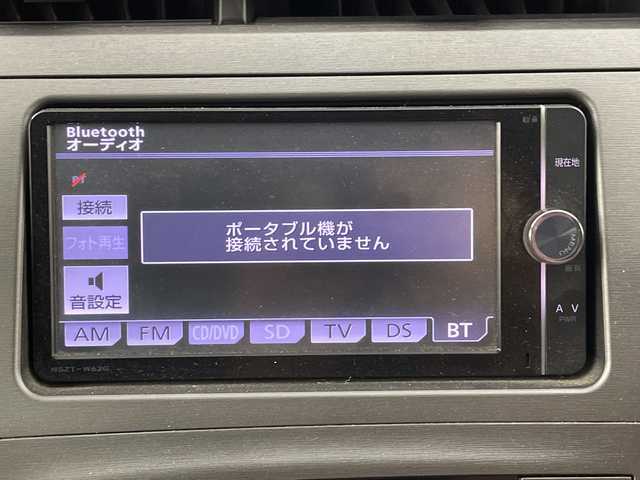 トヨタ プリウス S 愛知県 2013(平25)年 8.3万km シルバーM 禁煙車/ワンオーナー/純正7インチナビ/（CD/DVD/Bluetooth/ワンセグTV/SD)/バックカメラ/ETC/純正15インチアルミホイール/スマートキー/スペアキー有/プッシュスタート/横滑り防止装置/純正フロアマット/フロントフォグランプ/電動格納ミラー/トノカバー/ドアバイザー