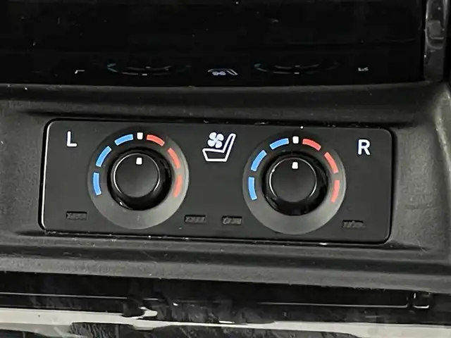 トヨタ アルファード S Cパッケージ 茨城県 2021(令3)年 3.3万km ブラック サンルーフ　/デジタルインナーミラー/純正１２．１インチフリップダウンモニター/純正９インチディスプレイオーディオ/【ナビ/フルセグTV/BT/CD/DVD/Carplay/USB】/衝突軽減ブレーキ　/両側電動スライドドア　/レーダークルーズコントロール　/ＥＴＣ　/前席パワーシート/前席シートヒーター　/前席エアシート　/ステアリングヒーター/ＬＥＤヘッドライト　/バックカメラ/スマートキー×1/ドライブレコーダー（前後）/ブラインドスポットモニター/保証書