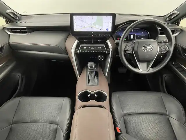トヨタ ハリアー ハイブリッド Z レザーパッケージ 福岡県 2023(令5)年 2.2万km プレシャスブラックパール ワンオーナー　/調光パノラマルーフ　/メーカー１２．３型ナビ、フルセグTV　/バックカメラ　/ＪＢＬサウンド　/デジタルルームミラー　/ETC２．０　/トヨタセーフティセンス　/レーダークルーズコントロール　/コーナーセンサー　/衝突軽減ブレーキ　/レーンキープ　/ＢＳＭ　/ＰＫＳＢ　/ＨＵＤ　/ＭＴモード付ＡＴ　/パワーバックドア　/本革シート　/パワーシート　/シートベンチレーション／ヒーター　/ステアリングヒーター　/純正１８インチアルミホイール　/ＬＥＤヘッドライト