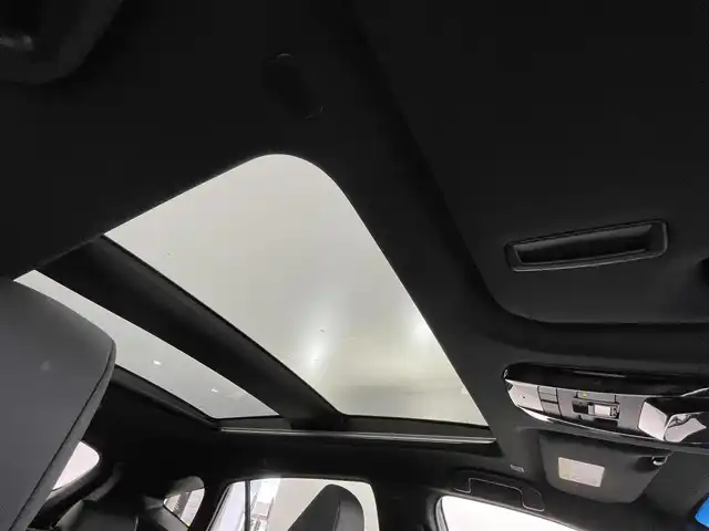 トヨタ ハリアー ハイブリッド Z レザーパッケージ 福岡県 2023(令5)年 2.2万km プレシャスブラックパール ワンオーナー　/調光パノラマルーフ　/メーカー１２．３型ナビ、フルセグTV　/バックカメラ　/ＪＢＬサウンド　/デジタルルームミラー　/ETC２．０　/トヨタセーフティセンス　/レーダークルーズコントロール　/コーナーセンサー　/衝突軽減ブレーキ　/レーンキープ　/ＢＳＭ　/ＰＫＳＢ　/ＨＵＤ　/ＭＴモード付ＡＴ　/パワーバックドア　/本革シート　/パワーシート　/シートベンチレーション／ヒーター　/ステアリングヒーター　/純正１８インチアルミホイール　/ＬＥＤヘッドライト