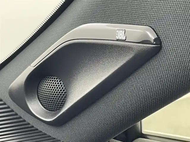 トヨタ ハリアー ハイブリッド Z レザーパッケージ 福岡県 2023(令5)年 2.2万km プレシャスブラックパール ワンオーナー　/調光パノラマルーフ　/メーカー１２．３型ナビ、フルセグTV　/バックカメラ　/ＪＢＬサウンド　/デジタルルームミラー　/ETC２．０　/トヨタセーフティセンス　/レーダークルーズコントロール　/コーナーセンサー　/衝突軽減ブレーキ　/レーンキープ　/ＢＳＭ　/ＰＫＳＢ　/ＨＵＤ　/ＭＴモード付ＡＴ　/パワーバックドア　/本革シート　/パワーシート　/シートベンチレーション／ヒーター　/ステアリングヒーター　/純正１８インチアルミホイール　/ＬＥＤヘッドライト