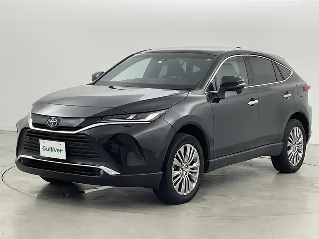 トヨタ ハリアー ハイブリッド Z レザーパッケージ 福岡県 2023(令5)年 2.2万km プレシャスブラックパール ワンオーナー　/調光パノラマルーフ　/メーカー１２．３型ナビ、フルセグTV　/バックカメラ　/ＪＢＬサウンド　/デジタルルームミラー　/ETC２．０　/トヨタセーフティセンス　/レーダークルーズコントロール　/コーナーセンサー　/衝突軽減ブレーキ　/レーンキープ　/ＢＳＭ　/ＰＫＳＢ　/ＨＵＤ　/ＭＴモード付ＡＴ　/パワーバックドア　/本革シート　/パワーシート　/シートベンチレーション／ヒーター　/ステアリングヒーター　/純正１８インチアルミホイール　/ＬＥＤヘッドライト
