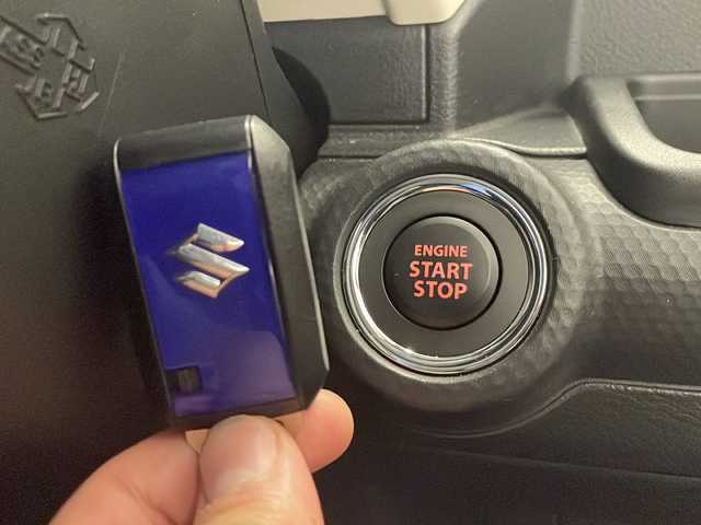 スズキ クロスビー HYBRID MZ 東京都 2023(令5)年 1.1万km スポーディーブルーメタリック/ミネラルグレー2トーン ワンオーナー/４ＷＤ/純正ナビ/・フルセグＴＶ/・ＣＤ/・ＤＶＤ/・ＦＭ・ＡＭ/バックカメラ/レーンアシスト/衝突軽減ブレーキ/ビルトインＥＴＣ/純正フロアマット/ドアバイザー/クルーズコントロール追従有/スタッドレス積込