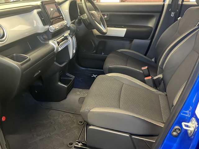 スズキ クロスビー HYBRID MZ 東京都 2023(令5)年 1.1万km スポーディーブルーメタリック/ミネラルグレー2トーン ワンオーナー/４ＷＤ/純正ナビ/・フルセグＴＶ/・ＣＤ/・ＤＶＤ/・ＦＭ・ＡＭ/バックカメラ/レーンアシスト/衝突軽減ブレーキ/ビルトインＥＴＣ/純正フロアマット/ドアバイザー/クルーズコントロール追従有/スタッドレス積込