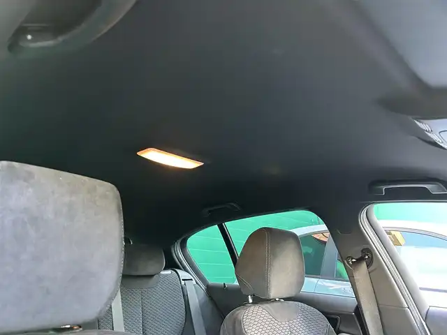 ＢＭＷ １１８ｄ Mスポーツ 東京都 2017(平29)年 8.6万km アルピンホワイトⅢ パーキングサポートパッケージ/・バックカメラ/・パークディスタンスコントロール/・パーキングアシスト/純正ナビ/・FM/AM/・CD/DVD/・Bluetooth/前ドライブレコーダー/アイドリングストップ/クルーズコントロール/MTモード/LEDライト/オートライト/フロントフォグランプ/Mエンブレム入り革ステアリング/スマートキー/スペアキー×1/ETC/純正10本ツインスポーク17インチアルミホイール/保証書/取扱説明書/R7　整備記録簿