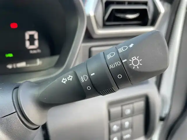 トヨタ ライズ Z 熊本県 2025(令7)年 0.1千km ブラックマイカメタリック/シャイニングホワイトパール ワンオーナー/プッシュスタート/純正ディスプレイオーディオ/全方位カメラ/純正17インチAW/レーダークルーズ/前席シートヒーター/LEDヘッドライト/オートライト/フォグライト/横滑り防止装置/ウィンカーミラー/純正フロアマット/新車保証書/取扱説明書/スマートスペアキー×1本