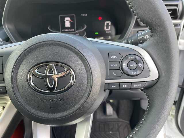 トヨタ ライズ Z 熊本県 2025(令7)年 0.1千km ブラックマイカメタリック/シャイニングホワイトパール ワンオーナー/プッシュスタート/純正ディスプレイオーディオ/全方位カメラ/純正17インチAW/レーダークルーズ/前席シートヒーター/LEDヘッドライト/オートライト/フォグライト/横滑り防止装置/ウィンカーミラー/純正フロアマット/新車保証書/取扱説明書/スマートスペアキー×1本