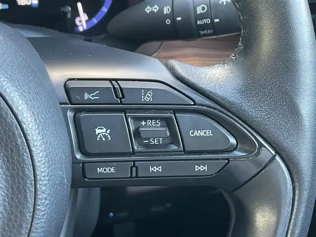 トヨタ ヤリスクロス ハイブリッド Z 静岡県 2020(令2)年 6.6万km ブラックマイカ/ベージュ 2トーン 1オーナー　/トヨタセーフティセンス　/HUD　/ACC　/クリアランスソナー　/パークアシスト　/純正ナビ　/地デジ　/360度カメラ　/半革シート　/D席PWシート　/前席シートヒーター　/ステアリングヒーター/ドライブモード/PWリアゲート/オートハイビーム/社外前後ドラレコ/純正18インチAW/スペアキー/保証書/取説