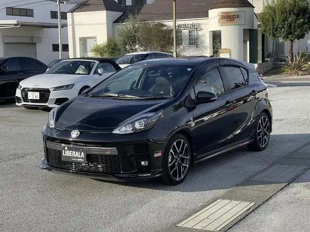 トヨタ アクア G GRスポーツ 17インチPKG 山梨県 2019(令1)年 4.3万km ブラックマイカ GR本革巻きステアリング　/GRボディーストライプ　/GRホイールデカール/GR本革巻きシフトノブ/GRフロアマット/GRスポーツサイドバイザー/純正SDナビ　/フルセグTV　/Ｂｌｕｅｔｏｏｔｈ　/バックカメラ　/シートヒーター　/クルーズコントロール　/ETC/Aライト　/Aハイビーム　/LKA/LED