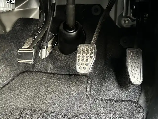 ダイハツ アトレー バン RS 大阪府 2022(令4)年 2.6万km オフビートカーキM メモリナビ(KXM-E505W)/BT/CD/DVD/SD/USB/TV/バックカメラ/前後ドラレコ(ZDR026)/両側パワースライドドア/追従機能付きクルーズコントロール/レーンキープアシスト/前後コーナーセンサー/フルフラットシート/純正フロアマット/LEDヘッドライト/オートライト/オートハイビーム/フロントフォグ/プッシュスタート/スマートキー×４/社外14インチAW/電格ミラー/ETC