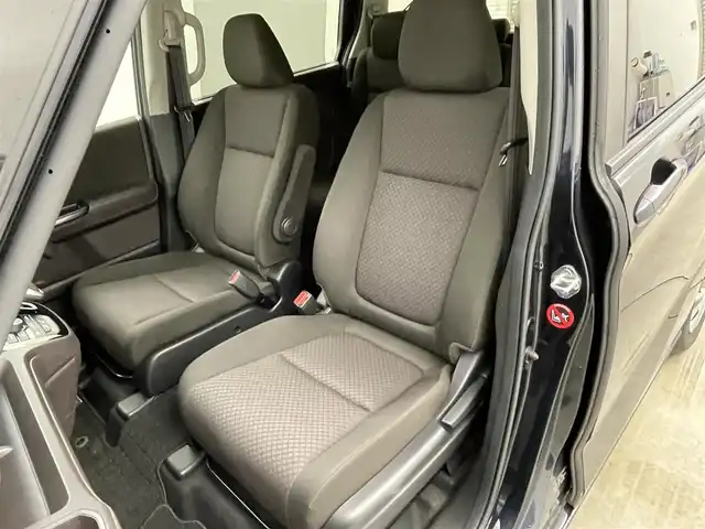 ホンダ フリード ハイブリット G ホンダセンシング 岡山県 2020(令2)年 5.6万km ミッドナイトブルービームM 純正ナビ/【Bluetooth/フルセグTV/CD/DVD/USB接続】/型番:VXM-204VFi/バックカメラ/前席シートヒーター/両側パワースライドドア/ＬＥＤヘッドライト/ビルトインＥＴＣ/衝突軽減ブレーキ/レーダークルーズコントロール/ドアバイザー/純正フロアマット/プッシュスタート/スマートキー×1/取扱説明書/ナビ取扱説明書/新車保証書