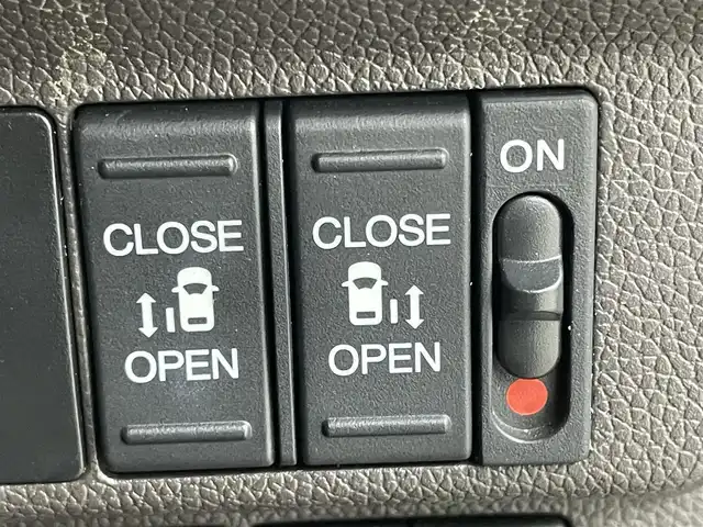 ホンダ フリード ハイブリット G ホンダセンシング 岡山県 2020(令2)年 5.6万km ミッドナイトブルービームM 純正ナビ/【Bluetooth/フルセグTV/CD/DVD/USB接続】/型番:VXM-204VFi/バックカメラ/前席シートヒーター/両側パワースライドドア/ＬＥＤヘッドライト/ビルトインＥＴＣ/衝突軽減ブレーキ/レーダークルーズコントロール/ドアバイザー/純正フロアマット/プッシュスタート/スマートキー×1/取扱説明書/ナビ取扱説明書/新車保証書