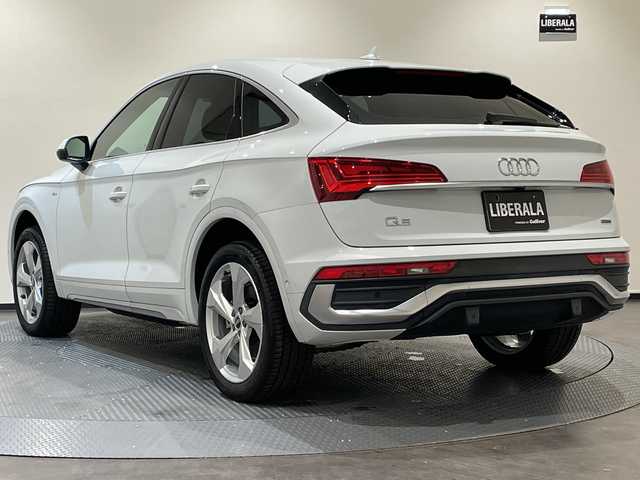 アウディ アウディ Ｑ５ SB 40TDIクワトロ Sライン 新潟県 2022(令4)年 2.2万km グレイシアホワイトメタリック S line plus パッケージ/・アーティフィシャルインテリアレザー/ （ドアアームレスト/センターコンソール）/・シートヒーター（フロント/リヤ）/・アコースティックガラス（フロントサイド）/マトリクスLEDヘッドライトパッケージ/・マトリクスLEDヘッドライト//ダイナミックターンインディケーター（フロント/リヤ）/・ヘッドライトウォッシャー/オプション20インチアルミホイール/MMI ナビゲーション/・Apple Car Play/・Android Auto/・バーチャルコックピットプラス/・サラウンドビューカメラ/アダプティブクルーズコントロール/アクティブレーンアシスト/パークアシスト/ETC2.0