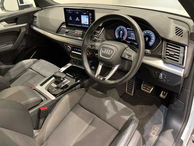 アウディ アウディ Ｑ５ SB 40TDIクワトロ Sライン 新潟県 2022(令4)年 2.2万km グレイシアホワイトメタリック S line plus パッケージ/・アーティフィシャルインテリアレザー/ （ドアアームレスト/センターコンソール）/・シートヒーター（フロント/リヤ）/・アコースティックガラス（フロントサイド）/マトリクスLEDヘッドライトパッケージ/・マトリクスLEDヘッドライト//ダイナミックターンインディケーター（フロント/リヤ）/・ヘッドライトウォッシャー/オプション20インチアルミホイール/MMI ナビゲーション/・Apple Car Play/・Android Auto/・バーチャルコックピットプラス/・サラウンドビューカメラ/アダプティブクルーズコントロール/アクティブレーンアシスト/パークアシスト/ETC2.0