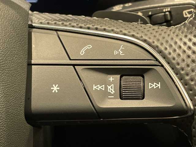 アウディ アウディ Ｑ５ SB 40TDIクワトロ Sライン 新潟県 2022(令4)年 2.2万km グレイシアホワイトメタリック S line plus パッケージ/・アーティフィシャルインテリアレザー/ （ドアアームレスト/センターコンソール）/・シートヒーター（フロント/リヤ）/・アコースティックガラス（フロントサイド）/マトリクスLEDヘッドライトパッケージ/・マトリクスLEDヘッドライト//ダイナミックターンインディケーター（フロント/リヤ）/・ヘッドライトウォッシャー/オプション20インチアルミホイール/MMI ナビゲーション/・Apple Car Play/・Android Auto/・バーチャルコックピットプラス/・サラウンドビューカメラ/アダプティブクルーズコントロール/アクティブレーンアシスト/パークアシスト/ETC2.0