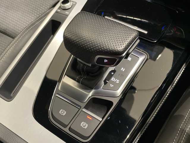 アウディ アウディ Ｑ５ SB 40TDIクワトロ Sライン 新潟県 2022(令4)年 2.2万km グレイシアホワイトメタリック S line plus パッケージ/・アーティフィシャルインテリアレザー/ （ドアアームレスト/センターコンソール）/・シートヒーター（フロント/リヤ）/・アコースティックガラス（フロントサイド）/マトリクスLEDヘッドライトパッケージ/・マトリクスLEDヘッドライト//ダイナミックターンインディケーター（フロント/リヤ）/・ヘッドライトウォッシャー/オプション20インチアルミホイール/MMI ナビゲーション/・Apple Car Play/・Android Auto/・バーチャルコックピットプラス/・サラウンドビューカメラ/アダプティブクルーズコントロール/アクティブレーンアシスト/パークアシスト/ETC2.0