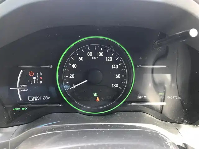 ホンダ ヴェゼル ハイブリッド Z ホンダセンシング 富山県 2020(令2)年 6.1万km オーロラアメジストメタリック 冬タイヤ車載/純正ナビ/フルセグTV/Bluetooth/バックカメラ/ドライブレコーダー/衝突被害軽減ブレーキ/レーンキープアシスト/レーダークルーズコントロール/ハーフレザーシート/革巻きステアリング/ステアリングスイッチ/プッシュスタート/スマートキー/LEDヘッドライト/オートライト/ETC