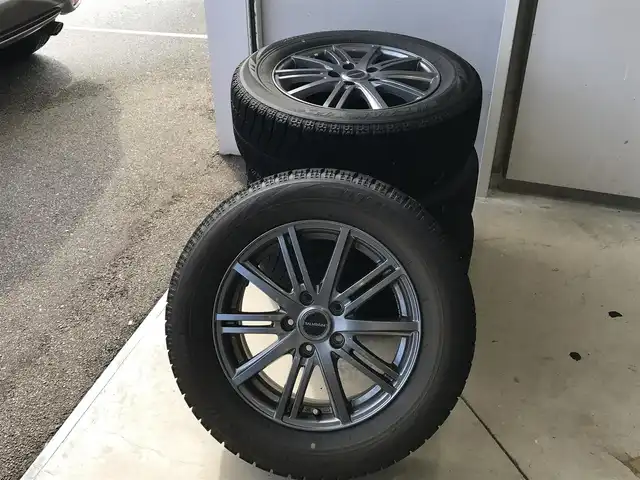 ホンダ ヴェゼル ハイブリッド Z ホンダセンシング 富山県 2020(令2)年 6.1万km オーロラアメジストメタリック 冬タイヤ車載/純正ナビ/フルセグTV/Bluetooth/バックカメラ/ドライブレコーダー/衝突被害軽減ブレーキ/レーンキープアシスト/レーダークルーズコントロール/ハーフレザーシート/革巻きステアリング/ステアリングスイッチ/プッシュスタート/スマートキー/LEDヘッドライト/オートライト/ETC