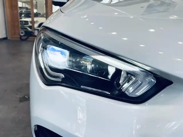メルセデス・ベンツ ＣＬＡ２００ｄ Sブレーク AMGライン 大阪府 2019(令1)年 4.3万km デジタルホワイト レザーエクスクルーシブP/レーダーセーフティP/サンルーフ/HUD/ACC/純正ナビ/TV/360度カメラ/純正18インチAW/LEDヘッドライト/アンビエントライト/赤黒革/メモリ付きパワーシート/シートヒーター/電動リアゲート/ブラインドスポット/ワイヤレス充電/パドルシフト/クリアランスソナー/ETC/ドラレコ