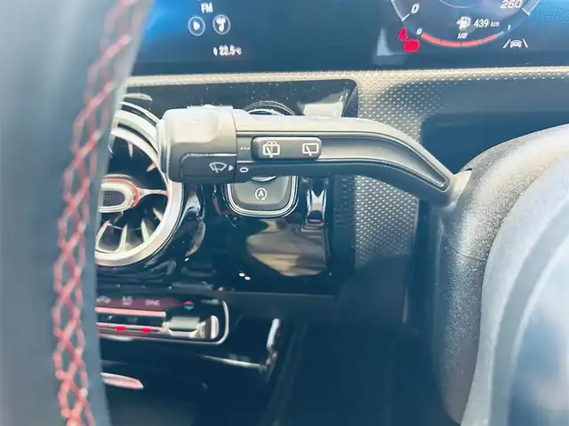 メルセデス・ベンツ ＣＬＡ２００ｄ Sブレーク AMGライン 大阪府 2019(令1)年 4.3万km デジタルホワイト レザーエクスクルーシブP/レーダーセーフティP/サンルーフ/HUD/ACC/純正ナビ/TV/360度カメラ/純正18インチAW/LEDヘッドライト/アンビエントライト/赤黒革/メモリ付きパワーシート/シートヒーター/電動リアゲート/ブラインドスポット/ワイヤレス充電/パドルシフト/クリアランスソナー/ETC/ドラレコ