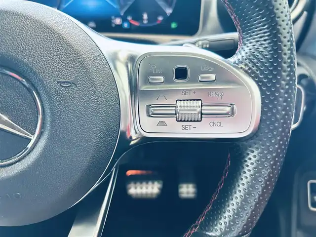 メルセデス・ベンツ ＣＬＡ２００ｄ Sブレーク AMGライン 大阪府 2019(令1)年 4.3万km デジタルホワイト レザーエクスクルーシブP/レーダーセーフティP/サンルーフ/HUD/ACC/純正ナビ/TV/360度カメラ/純正18インチAW/LEDヘッドライト/アンビエントライト/赤黒革/メモリ付きパワーシート/シートヒーター/電動リアゲート/ブラインドスポット/ワイヤレス充電/パドルシフト/クリアランスソナー/ETC/ドラレコ