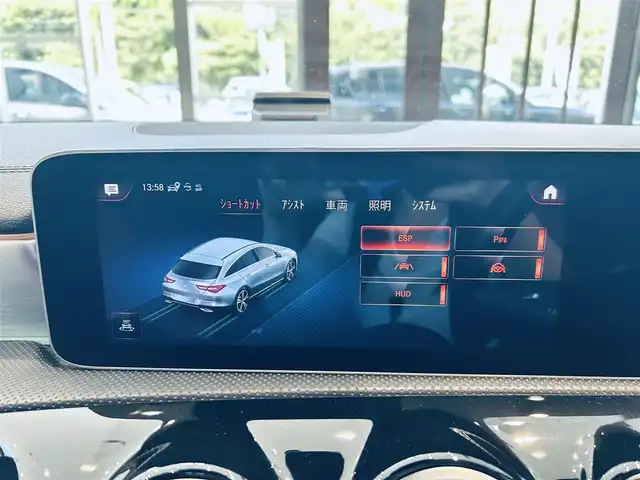 メルセデス・ベンツ ＣＬＡ２００ｄ Sブレーク AMGライン 大阪府 2019(令1)年 4.3万km デジタルホワイト レザーエクスクルーシブP/レーダーセーフティP/サンルーフ/HUD/ACC/純正ナビ/TV/360度カメラ/純正18インチAW/LEDヘッドライト/アンビエントライト/赤黒革/メモリ付きパワーシート/シートヒーター/電動リアゲート/ブラインドスポット/ワイヤレス充電/パドルシフト/クリアランスソナー/ETC/ドラレコ