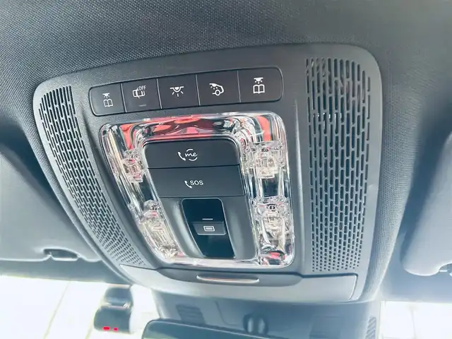 メルセデス・ベンツ ＣＬＡ２００ｄ Sブレーク AMGライン 大阪府 2019(令1)年 4.3万km デジタルホワイト レザーエクスクルーシブP/レーダーセーフティP/サンルーフ/HUD/ACC/純正ナビ/TV/360度カメラ/純正18インチAW/LEDヘッドライト/アンビエントライト/赤黒革/メモリ付きパワーシート/シートヒーター/電動リアゲート/ブラインドスポット/ワイヤレス充電/パドルシフト/クリアランスソナー/ETC/ドラレコ