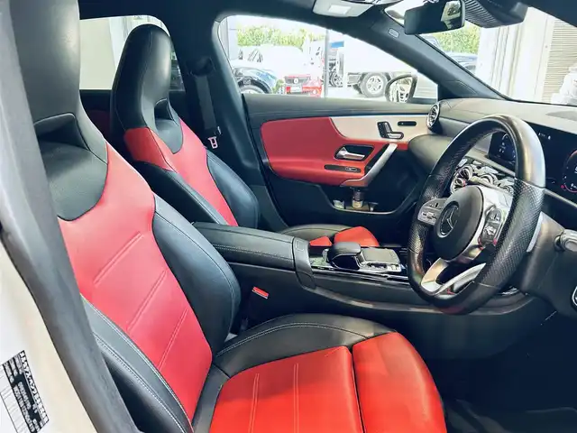 メルセデス・ベンツ ＣＬＡ２００ｄ Sブレーク AMGライン 大阪府 2019(令1)年 4.3万km デジタルホワイト レザーエクスクルーシブP/レーダーセーフティP/サンルーフ/HUD/ACC/純正ナビ/TV/360度カメラ/純正18インチAW/LEDヘッドライト/アンビエントライト/赤黒革/メモリ付きパワーシート/シートヒーター/電動リアゲート/ブラインドスポット/ワイヤレス充電/パドルシフト/クリアランスソナー/ETC/ドラレコ