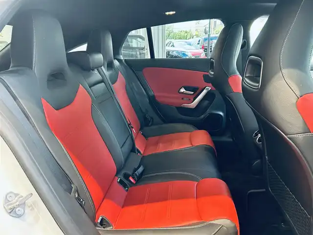 メルセデス・ベンツ ＣＬＡ２００ｄ Sブレーク AMGライン 大阪府 2019(令1)年 4.3万km デジタルホワイト レザーエクスクルーシブP/レーダーセーフティP/サンルーフ/HUD/ACC/純正ナビ/TV/360度カメラ/純正18インチAW/LEDヘッドライト/アンビエントライト/赤黒革/メモリ付きパワーシート/シートヒーター/電動リアゲート/ブラインドスポット/ワイヤレス充電/パドルシフト/クリアランスソナー/ETC/ドラレコ