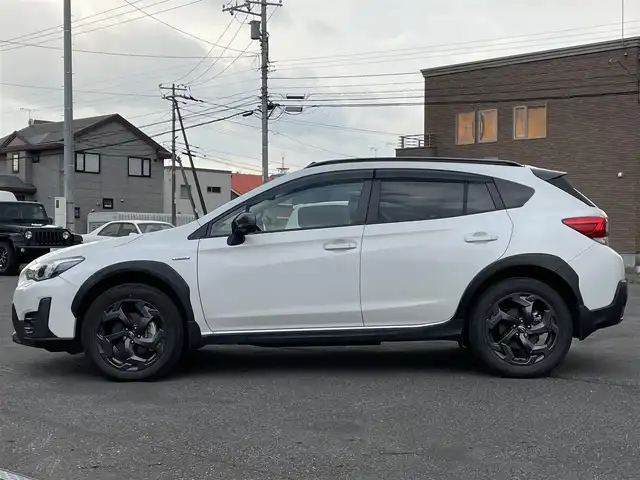 スバル ＸＶ ハイブリッド アドバンス スタイルエディション 道央・札幌 2022(令4)年 4.2万km クリスタルホワイトP ４WD/純正メーカーナビ/CD/DVD/BT/フルセグ/アイサイト/衝突被害軽減ブレーキ/横滑り防止装置/レーダークルーズコントロール/レーンキープアシスト/リアパーキングセンサー/ブラインドスポットモニター/バック/サイド/フロントカメラ/ETC2.0/ドライブレコーダー/X-MODE/SI-DRIVE/ECO-C/SRH/前席パワーシート/D席メモリーシート/前席シートヒーター/ハーフレザーシート/革巻きステアリング/ステアリングリモコン/パドルシフト/電動パーキング/オートブレーキホールド/プッシュスタート/スマートキー/LEDヘッドライト/オートライト/フォグランプ/電動格納ミラー/ウィンカーミラー/純正フロアマット/ドアバイザー/スペアキー