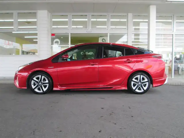 トヨタ プリウス S ツーリングセレクション 千葉県 2016(平28)年 13.6万km エモーショナルレッド 純正SDナビ、フルセグTV/バックカメラ/純正オーディオ【DVD/CD/BT/SD】/モデリスタエアロ(サイド/リア)/LEDヘッドライト&LEDフォグ/黒革シート/前席シートヒーター/革巻きステアリング/ナビ連動ステアリングスイッチ/レインクリアリングブルーミラー/社外ドライブレコーダー/ビルトインETC、スペアキー/取扱説明書/ナビ取扱説明書/新車時保証書/整備記録簿(H29/30/R1/3/4/5/7)
