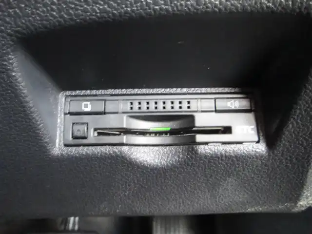 トヨタ プリウス S ツーリングセレクション 千葉県 2016(平28)年 13.6万km エモーショナルレッド 純正SDナビ、フルセグTV/バックカメラ/純正オーディオ【DVD/CD/BT/SD】/モデリスタエアロ(サイド/リア)/LEDヘッドライト&LEDフォグ/黒革シート/前席シートヒーター/革巻きステアリング/ナビ連動ステアリングスイッチ/レインクリアリングブルーミラー/社外ドライブレコーダー/ビルトインETC、スペアキー/取扱説明書/ナビ取扱説明書/新車時保証書/整備記録簿(H29/30/R1/3/4/5/7)