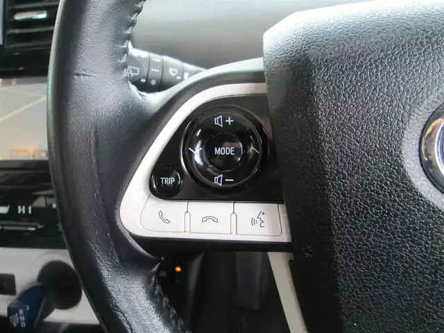 トヨタ プリウス S ツーリングセレクション 千葉県 2016(平28)年 13.6万km エモーショナルレッド 純正SDナビ、フルセグTV/バックカメラ/純正オーディオ【DVD/CD/BT/SD】/モデリスタエアロ(サイド/リア)/LEDヘッドライト&LEDフォグ/黒革シート/前席シートヒーター/革巻きステアリング/ナビ連動ステアリングスイッチ/レインクリアリングブルーミラー/社外ドライブレコーダー/ビルトインETC、スペアキー/取扱説明書/ナビ取扱説明書/新車時保証書/整備記録簿(H29/30/R1/3/4/5/7)