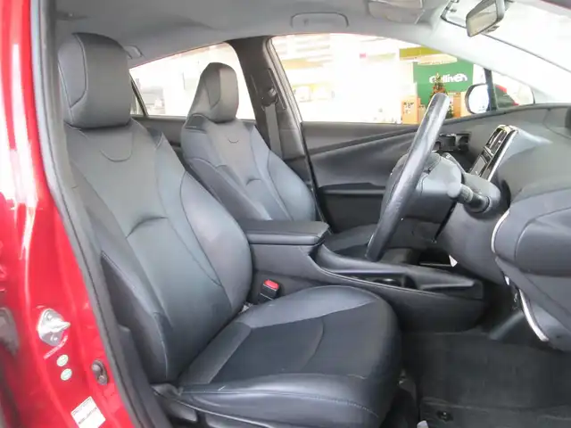 トヨタ プリウス S ツーリングセレクション 千葉県 2016(平28)年 13.6万km エモーショナルレッド 純正SDナビ、フルセグTV/バックカメラ/純正オーディオ【DVD/CD/BT/SD】/モデリスタエアロ(サイド/リア)/LEDヘッドライト&LEDフォグ/黒革シート/前席シートヒーター/革巻きステアリング/ナビ連動ステアリングスイッチ/レインクリアリングブルーミラー/社外ドライブレコーダー/ビルトインETC、スペアキー/取扱説明書/ナビ取扱説明書/新車時保証書/整備記録簿(H29/30/R1/3/4/5/7)