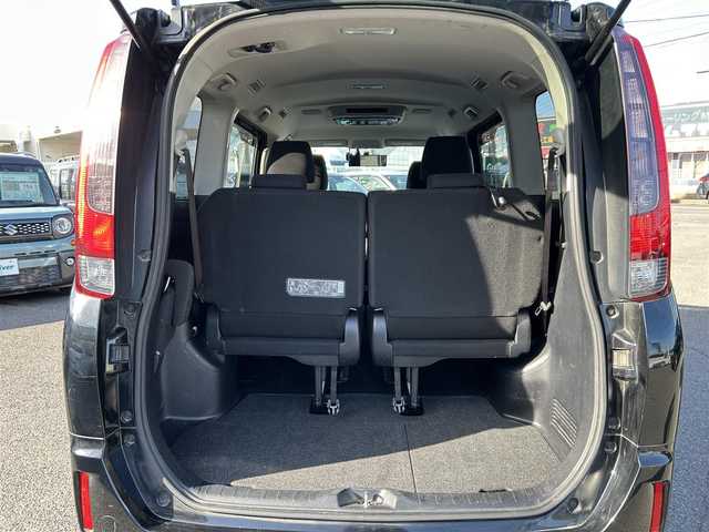 トヨタ ノア ハイブリッド G 愛知県 2015(平27)年 14.2万km ブラック /禁煙//アルパイン12.8インチフリップダウンモニター//アルパイン10インチナビ//CD/DVD/BT/MSV/フルセグ//バックカメラ//レーダー探知機//置くだけ充電//純正ドライブレコーダー//ビルトインETC//両側パワースライドドア//PCS//クルーズコントロール//横滑り防止装置//シートヒーター//LEDオートライト//フォグランプ//オートリトラウィンカーミラー//ロールサンシェード//革巻きステアリング//ステアリングスイッチ//照明付バニティミラー//nanoe//純正フロアマット//純正ドアバイザー//スペアスマートキー//新車時保証書//取扱説明書//サマータイヤ付純正15AW積込